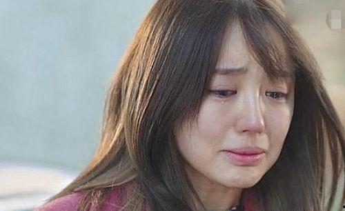 那个瞬间，我很想哭,那一刻，我忍不住想哭